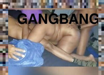 pesta-liar, amatir, berkulit-hitam, remaja, gangbang-hubungan-seks-satu-orang-dengan-beberapa-lawan-jenis, hitam, wanita-gemuk-yang-cantik, bertiga, ganda, menembus