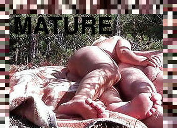 Big ass mature outdoor fuck. Sex in forest. Cum in pussy