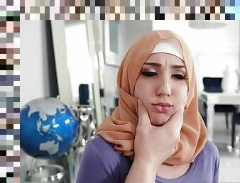 Hijab Hookup Innocent Teen Violet Gems Loses herself & Finds a Side