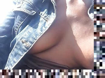 tetas-grandes, masturbación, al-aire-libre, público, esposa, amateur, madurita-caliente, negra, natural, exhibicionista