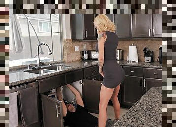 Tattooed housewife Sarah Jessie enjoys having sex with a plumber