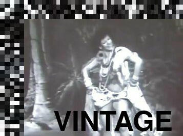 Amalia Agailar & Kalantar In Vintage Feature Dancing