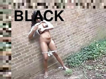 Good-looking black slut gets fucked in amateur porn video