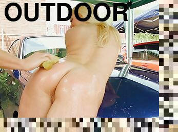 Victoria Summers washes a car and sucks a guy's cock