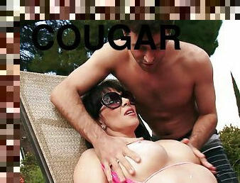 Cougar with big tits moans while being screwed in reality outdoor scene