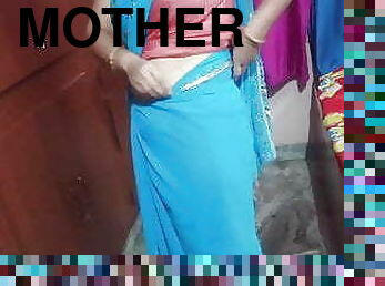 Mother in a blue sexy saree, video