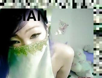 Asian Amateur Has Fun On Cam