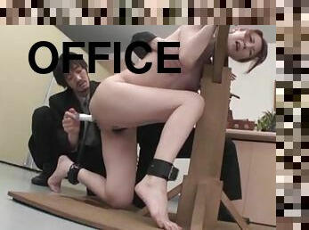 Ass Play Gives Reiko Sawamura High Marks At The Office