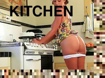 Cutie Jessica Danielle In The Kitchen Nude