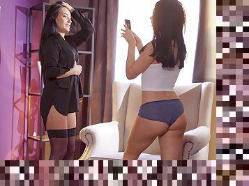Hot ass Lexi Dona enjoys having sex with Czech chick Atlanta Moreno