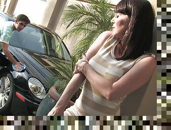 Stunning And Horny MILF Gets Anal Fucked By Car Washer