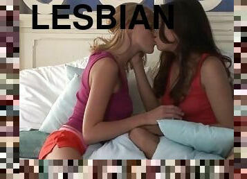 isot-tissit, pillu-pussy, typykät, lesbo-lesbian, lelu, pornotähti, sormettaminen, nussiminen, ruskeaverikkö, yläosaton