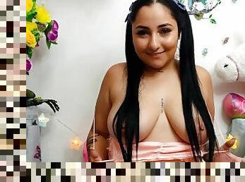 beautiful amateur latina shows her beautiful and huge tits