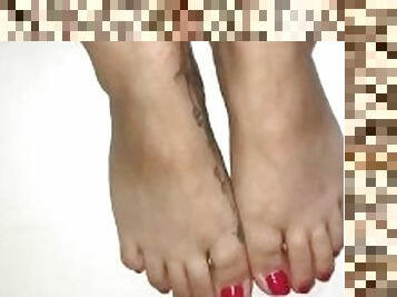 Foot cumshot red toes
