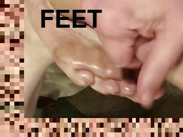 Footjob cumshot