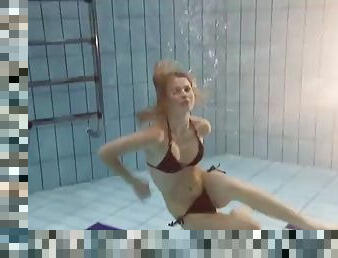 Nastya decided to do eroticism under water