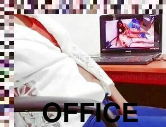 Sri Lankan office girl hard fingering on office table