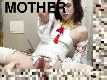 The pseudo-mother Xiyue girl squeezes semen on the upper position