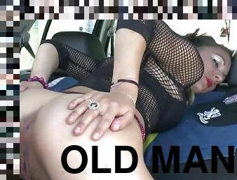 Cargirl Slut Rides Old Man's Dick In The Car