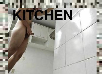 I got in the kitchen desperate to pee( strip my clothes off fastest i could to piss off ( shake ass