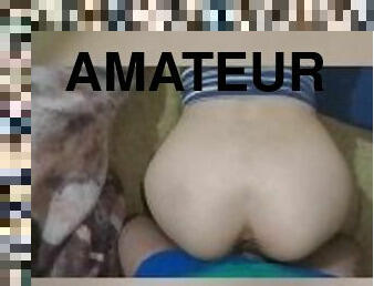 Chica petit le gusta que la masturben y que le den sexo anal