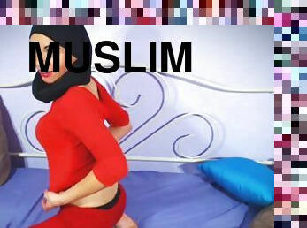 Muslim hijab twerks in red  CKXGirl