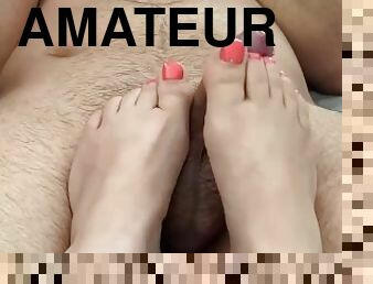 amateur, ejaculation-sur-le-corps, pieds, ejaculation, fétiche, branlette-avec-les-pieds