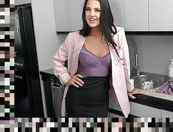 Horny realtor Evelin Stone convinces a guy to buy the house