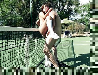 Slim tennis babe Ariana Grand gets screwed outdoors