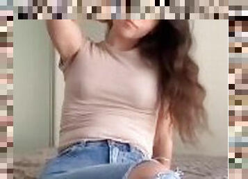 Sexy Teen Strips out of jeans and Shakes