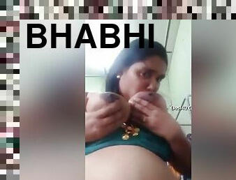 Today Exclusive -desi Bbw Bhabhi Shows Her Big Boobs