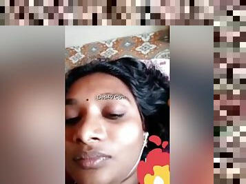 Exclusive- Sexy Tamil Girl Showing Her Boobs On Video Call