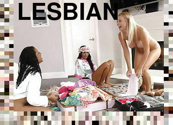 Interracial lesbian threesome begins