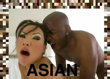 Asian Whore Has Fun With Black Donger