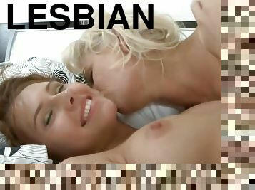 Happy bed - Zuzana Z lesbian porn video