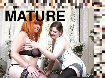 Redhead Mature Amber Vixxxen Pussy Licking And Lesbian Masturbation With Aurora Frost