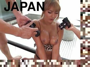 Pretty Japanese model Futaba Yukina gets cum on tits ending. HD