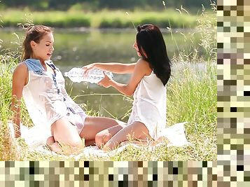 Gorgeous girls Jenny De Lugo and Lexi Dona have outdoors sex