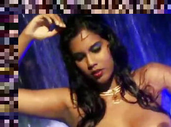 The Beautiful Girl From India Dances And Showing Her Body
