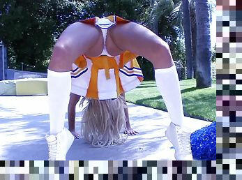 Blonde cheerleader Jaelyn Fox spreads her legs for dick riding