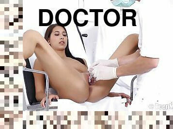 Doctor gives his hot patient a hard fuck during check-up
