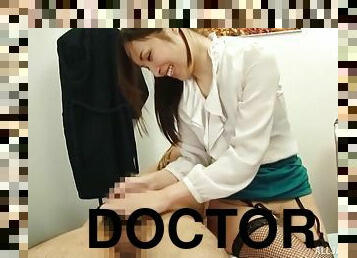 Kinky doctor Yuna Mochizuki takes his dick in her hands to play