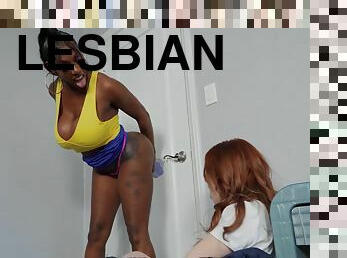 Interracial lesbian sex between slutty Ebony Mystique & Madi Collins