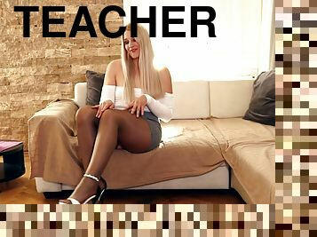 When I visited my teacher, she showed me every inch of her body.