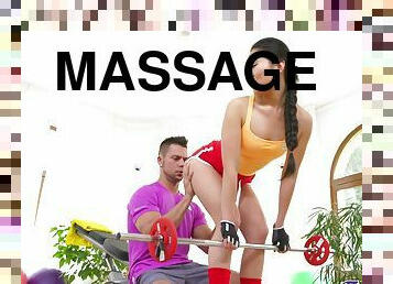 Handsome chick spreads her legs to be fucked during a massage