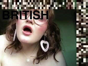 British BBW in glasses masturbates on webcam