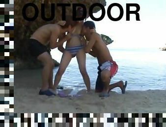 Sexy Yukiko Suo Has an Outdoor Threesome on the Beach