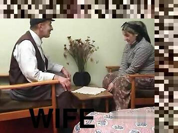Elderly Turkish man fucks his wife with turban