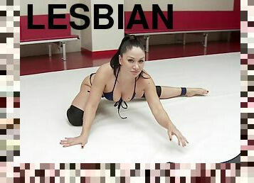 Lea Lexis and Bella Rossi are the perfect combination for lesbian sex