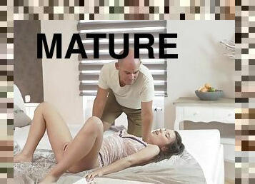 Mature man starts licking wet vagina of sleeping teen babe